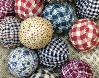 Primitive rag balls. Set of 6. Homespun fabric bowl fillers. Fabric balls. Primitive decor. Rustic decor. Country style decor. Primitive