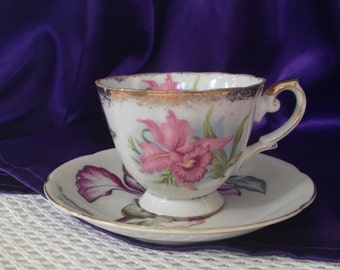 Pink Orchid Teacup, Saucer, Royal Sealy China Japan, Mismatched Coordinating Teacup Set, Vintage 1940s, Orchid, Pink, Gold Decor Display Set
