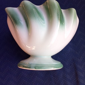 REGAL green and white shell shaped vase or bowl