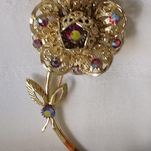 Sarah Coventry Aurora Borealis Gold Tone Vintage Flower Pin