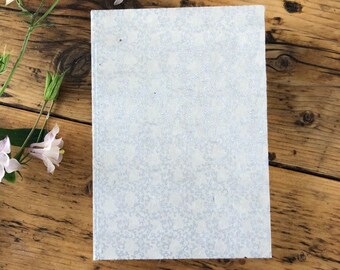 Caderno de papel artesanal A5 - Prata/Floral Marfim