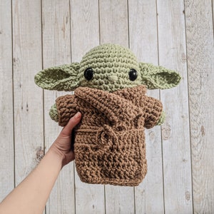 Crochet Baby Alien Stuffed Doll, Alien Stuffed Animal, Baby Yoda Plush, Baby Yoda doll, The Child Plush, Star Wars Pillow image 4
