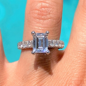 1.50CT Diamond Emerald Cut Shape Under Hidden Halo 3D Diamonds Prong Solitaire Engagement Ring Rings Platinum 18K 14K White Rose Yellow Gold