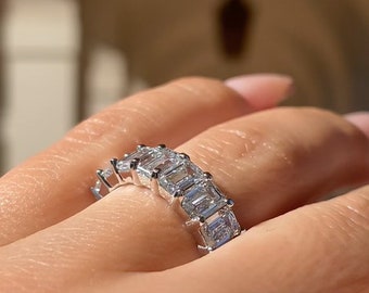 7.50CT ダイヤモンド エメラルドカット エタニティ バンド プロング