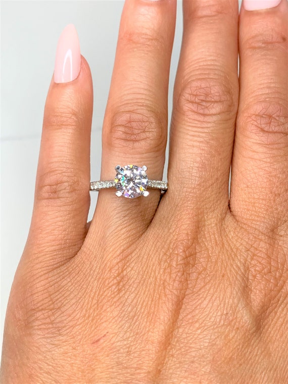 1.00CT Diamante Redondo Brillante Bajo Halo Oculto Banda 3 Dimensional Anillos anillos de compromiso Platino 18K 14K Blanco Rosa Amarillo Oro Etsy Mexico