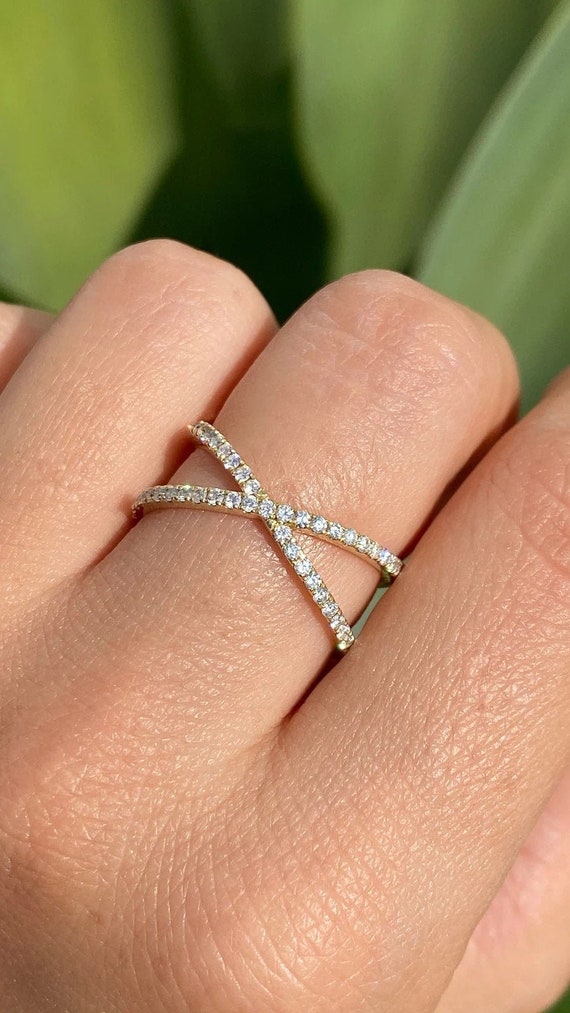 14K White 1/5 CTW Diamond Criss-Cross Ring | Roth Jewelers