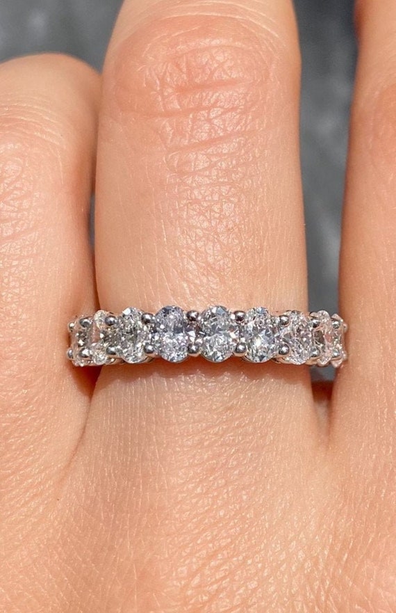 Platinum 11-Stone Diamond Band Platinum 11-Stone Diamond Band