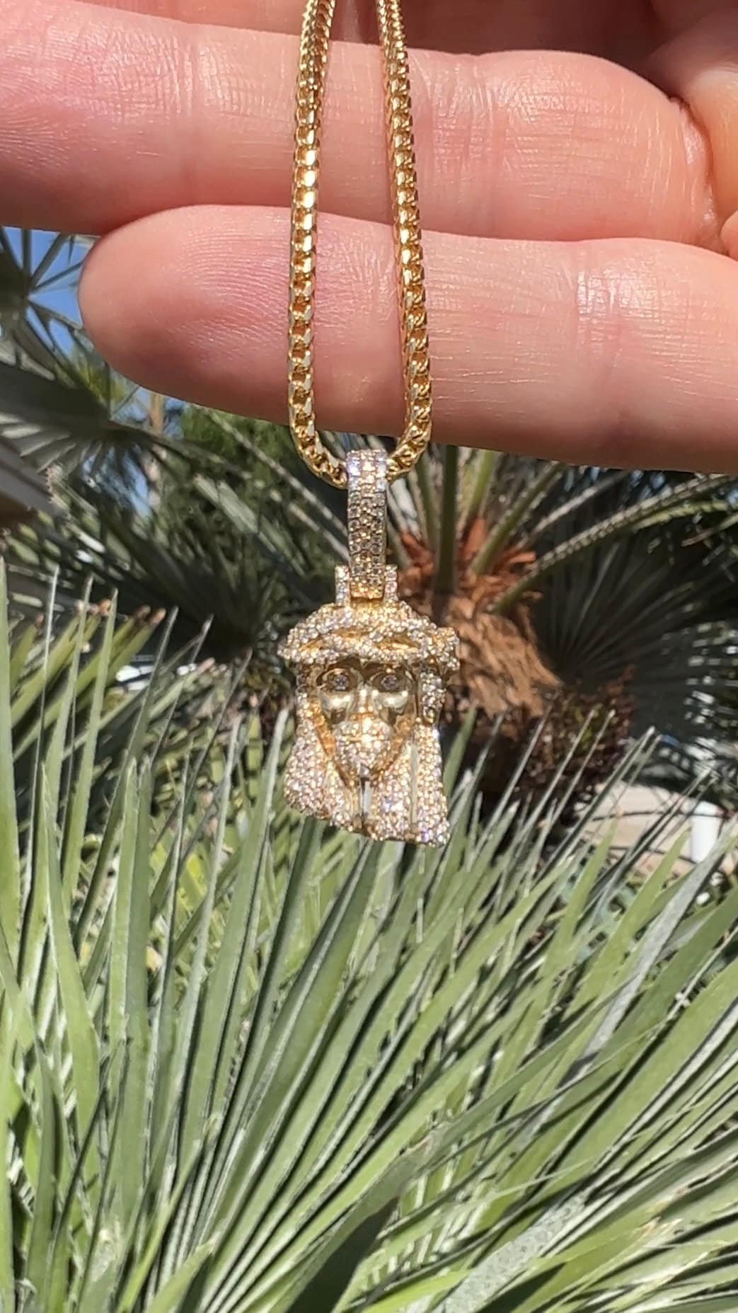 Biggie jesus outlet piece chain