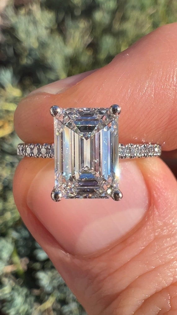 Ella halo diamond engagement ring deals