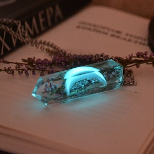 Glowing moon and real heather necklace, Glow in the dark necklace, Crystal point necklace