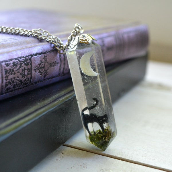 Black cat and glowing moon ctystal necklace, black cat pendant, black cat necklace, black cat jewelry,