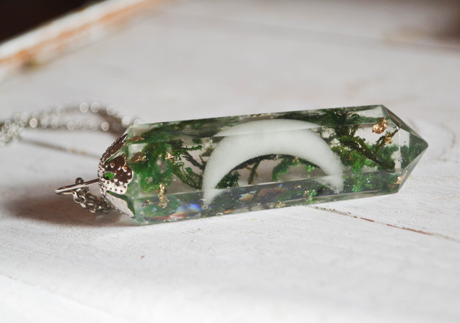 It's A Wonderful World Necklace - Moonlight Glow