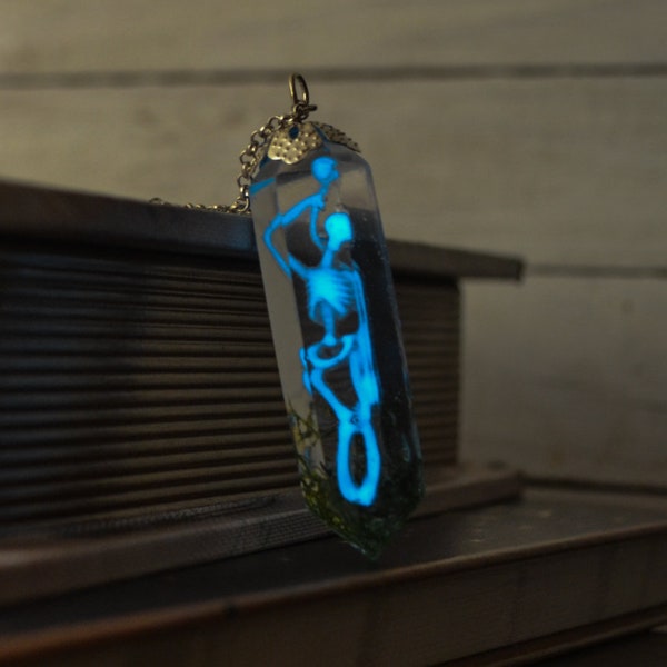 Hanging Skeleton Necklace, Glowing Skeleton Necklace, Hanged man necklace, halloween necklace, halloween gift