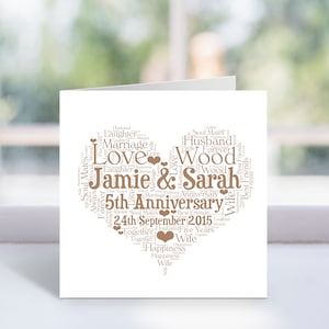 Personalisierte Herzkarte zum 5-jährigen Jubiläum - Benutzerdefinierte Wortkunst - Jubiläumskarte - Für Paare, Mama und Papa, Eltern, Holz, Hölzer, Hochzeit