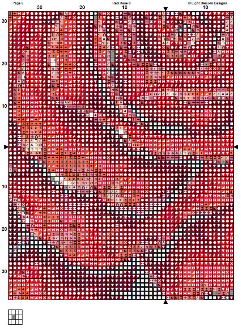K&ouml;nnte beinhalten: Ein Kreuzstichmuster mit einer roten Rose in einem detaillierten Design. Das Muster ist auf wei&szlig;em Hintergrund mit schwarzen Gitterlinien. Das Muster ist f&uuml;r ein Kreuzstichprojekt.