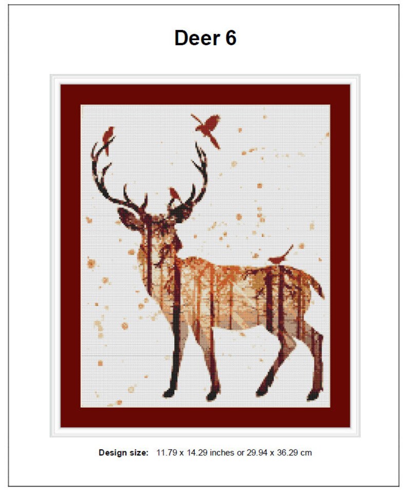 Peut inclure: Un motif de point de croix repr&eacute;sentant un cerf avec une sc&egrave;ne de for&ecirc;t &agrave; l'int&eacute;rieur de sa silhouette. Le cerf est brun et la for&ecirc;t est un m&eacute;lange de brun et d'orange. Le cerf se tient sur un fond blanc avec de petits points bruns. La taille du motif est de 11,79 x 14,29 pouces ou 29,94 x 36,29 cm.