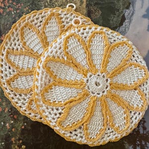 Vintage Yellow and White Crochet Pot Holders Cottage Farmhouse