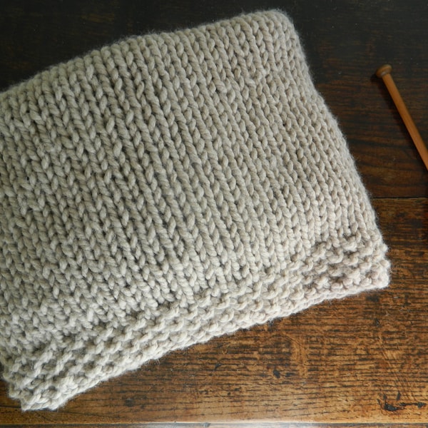Super Chunky Moss Stitch Border Throw Blanket - PDF Knitting Pattern