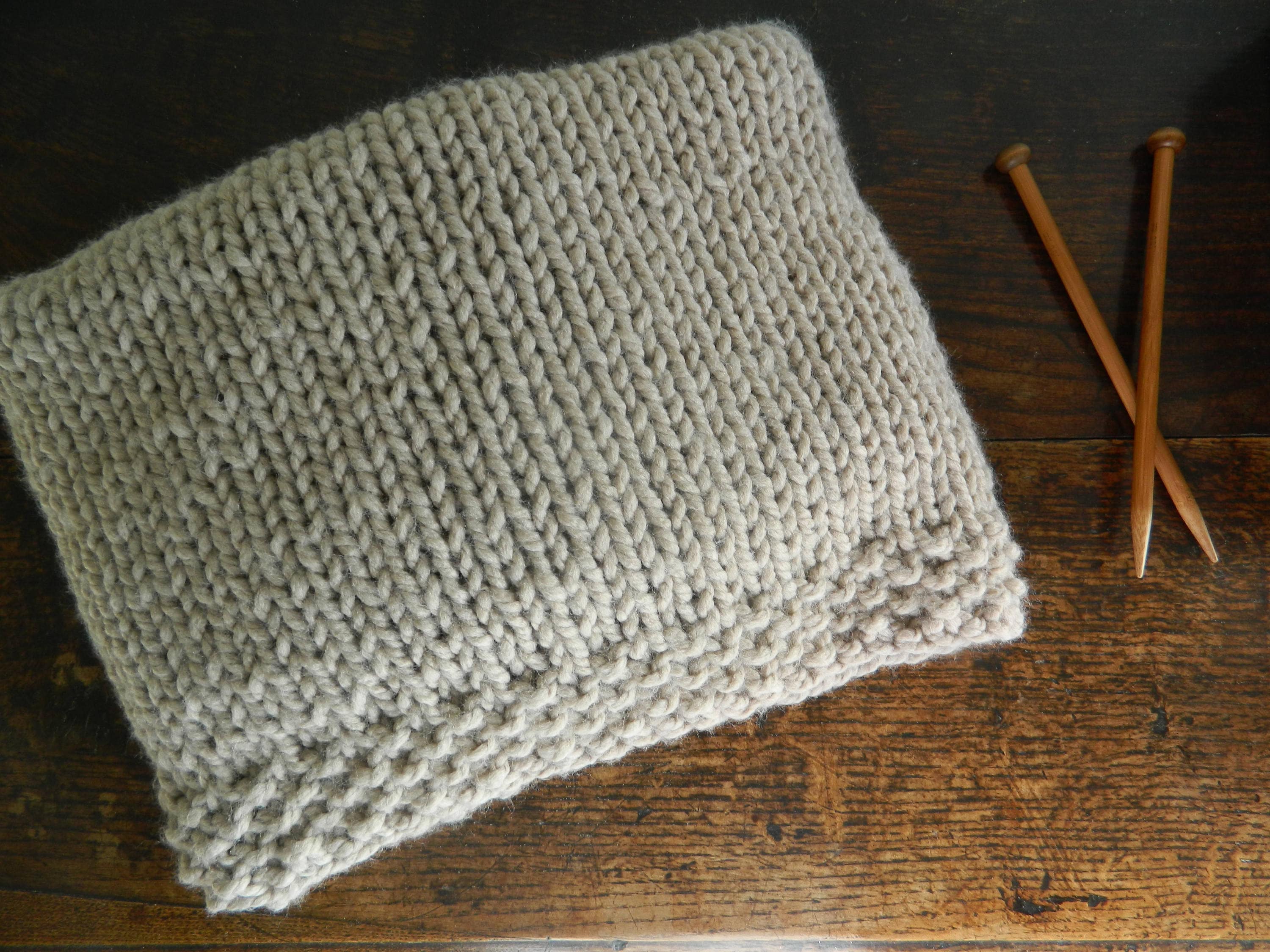 Stockinette stitch blanket with border sale