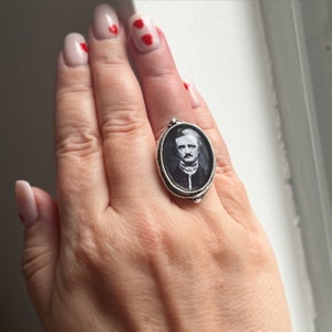 Edgar Allan Poe Ring, Writer&#39;s Gift, Oddity Ring, Oval Ring, Cabochon Ring, Goth Jewelry, Gothic Ring, Vintage Horror Ring