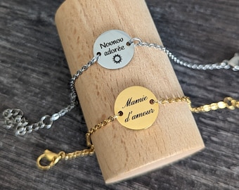 Bracelet personnalisé médaille à graver et chaine fine acier inoxydable, bijou personnalisé, cadeau maîtresse, maman, mamie, nounou, noël