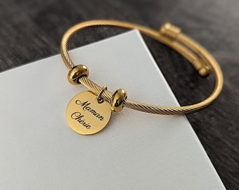 Bracelet jonc personnalisé avec médaille à graver, cadeau Maman, marraine, cadeau naissance, cadeau noël personnalisé, bijou personnalisé