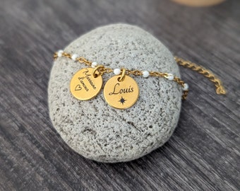 Personalized golden medal bracelet to engrave, white enamel chain, first name bracelet, personalized jewel, Mom gift, Mother's Day gift