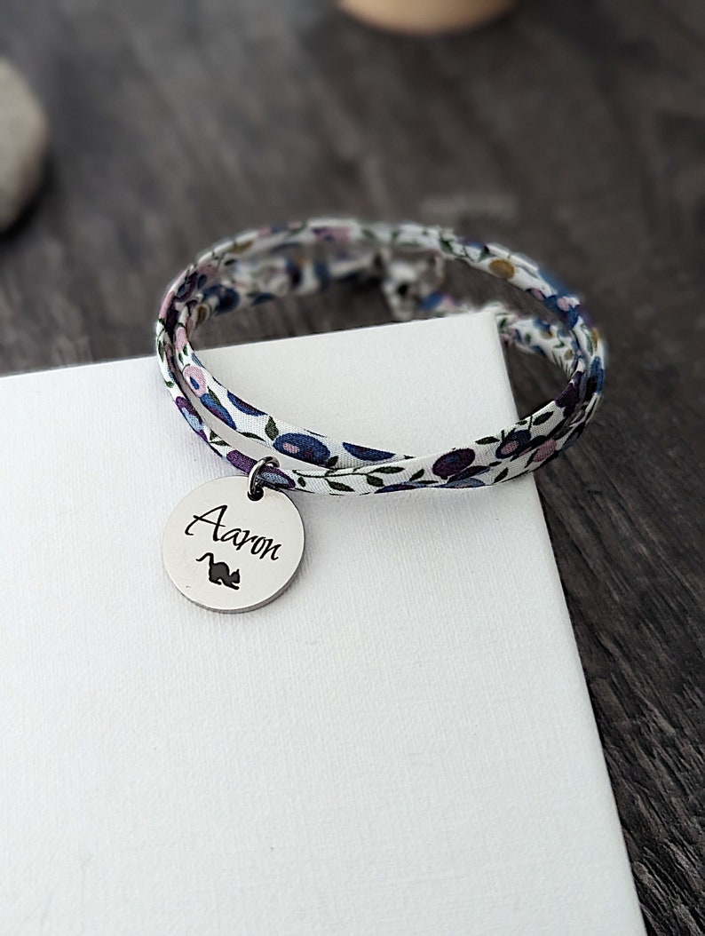 Personalisiertes Liberty-Kordelarmband mit Medaille zum Gravieren, personalisierter Schmuck, Geschenk für Geliebte, Muttertag, Patentante, Mutter, Weihnachtsgeschenk Bild 1