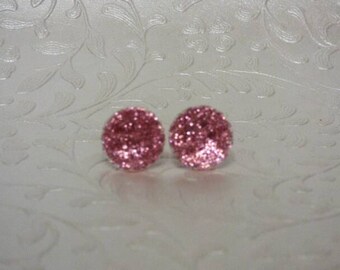 Lśniące jasnoróżowe kolczyki z brokatem