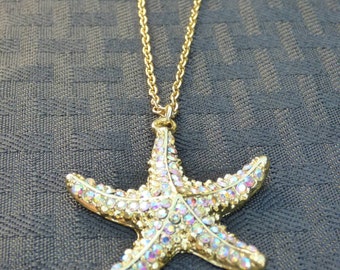 Or étincelant et étoile de mer cristal collier