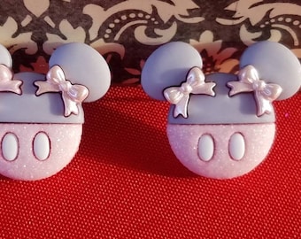 It's a girl minnie mouse earrings