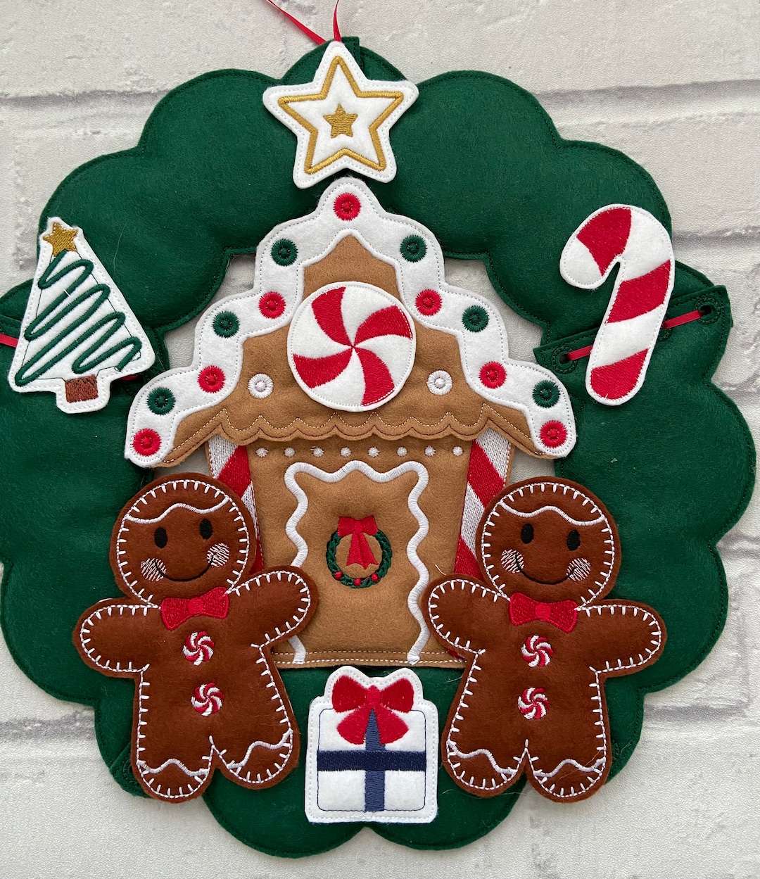 Gingerbread House and People Christmas Wreath - Etsy