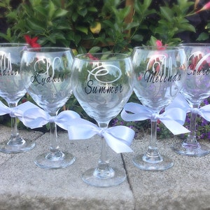 Bridesmaid wine glasses bridal party gift set personalized wedding wine glasses