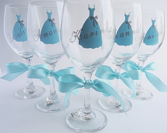 Bridesmaid wine glasses bridal party gift set personalized wedding wine glasses