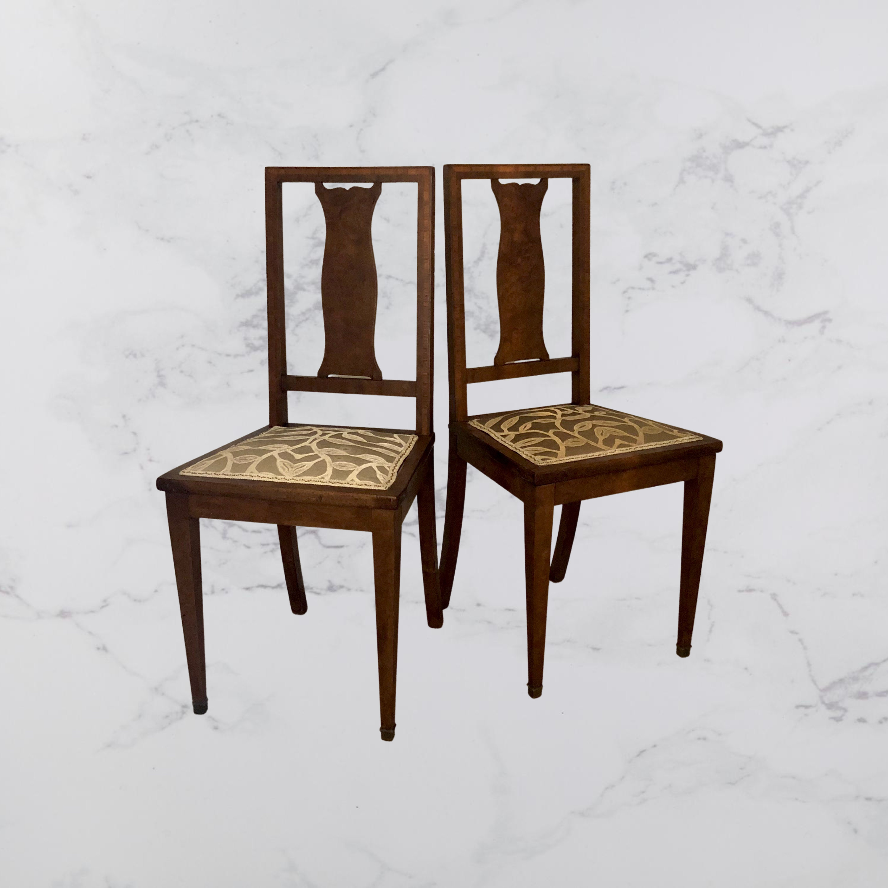 paire De chaises Début