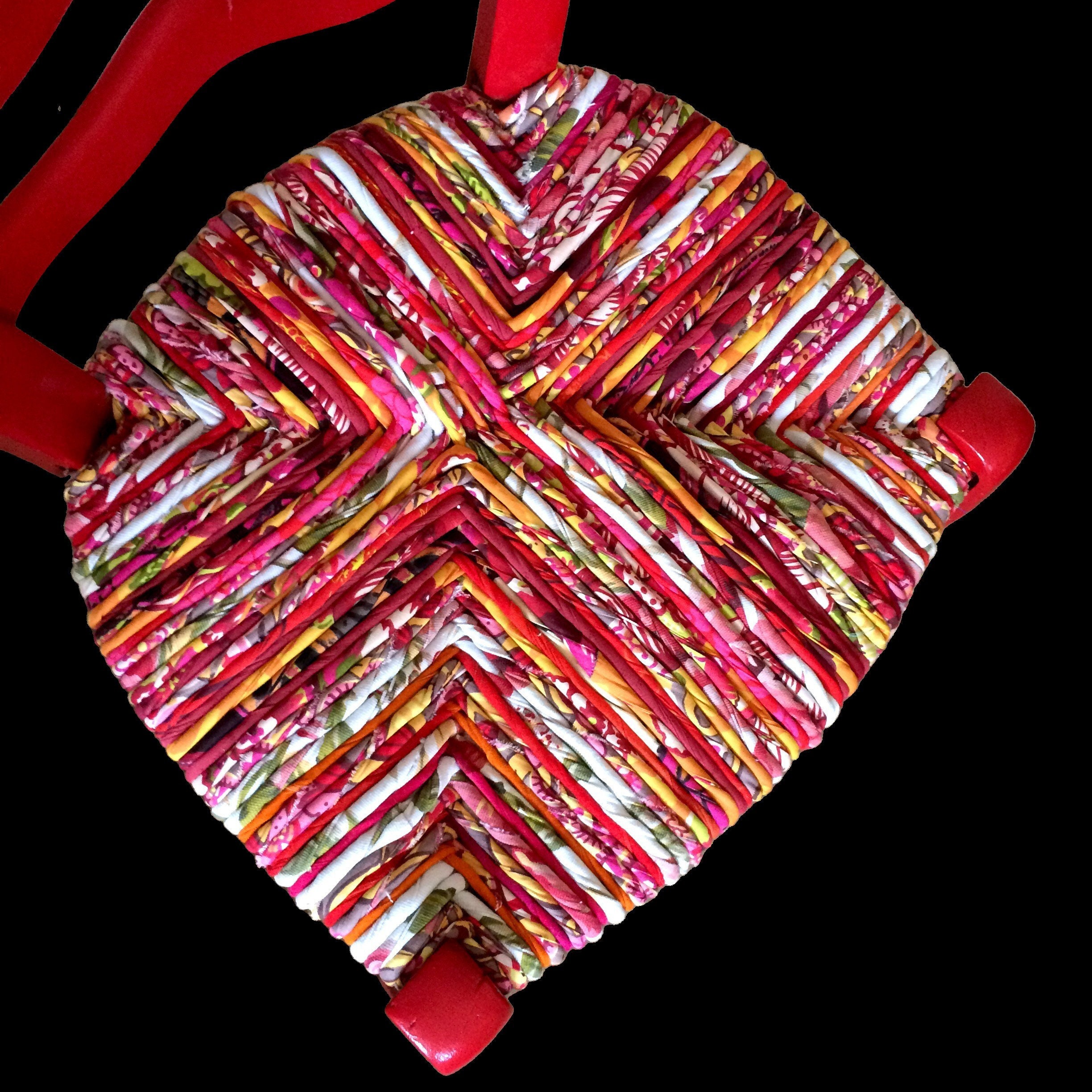 Chaise Paillée en Torons de Tissus Rouge avec Dossier à Poignées - Collection Bougainvilliers La Mue