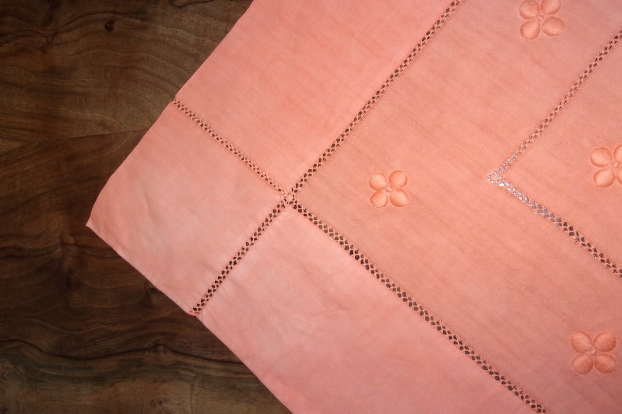 Drap Vintage en Fil de Lin, Teint Tye & Dye Corail Orangé. Taille 2, 18 M X 3, 20 M. Origine France.