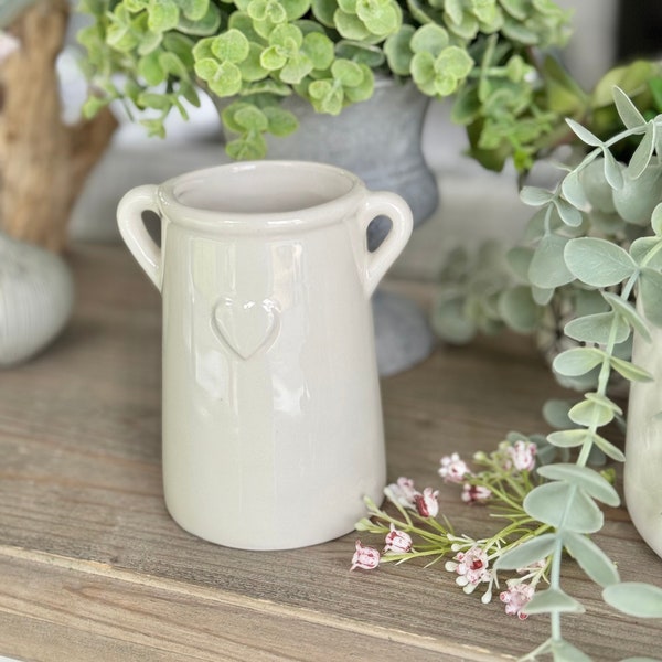 Pot blanc avec coeur en relief - 11,5 cm