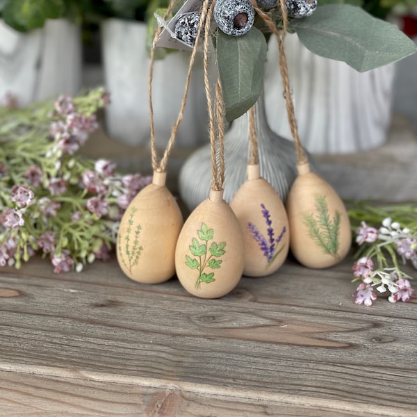 Gisela Graham Décoration d'œufs de Pâques en bois peint aux herbes – Choix de 4 œufs