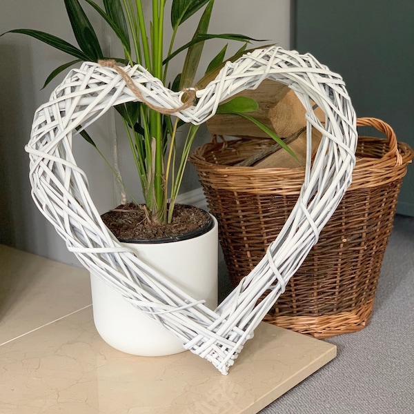 Coeur en rotin rustique blanc 60 cm