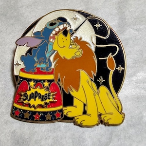 Surprise Stitch pin LE 1000