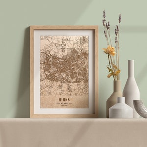 Carte en bois des visons, Biélorussie. Carte vintage gravée au laser 3D. L’art du bois. Gravure sur bois personnalisée d’une ville du monde. Décoration à la maison