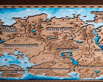 Mapa de madera de Tamriel, regalo para él, mapa de The Elder Scrolls mapa de Tamriel Skyrim hecho a mano, regalo auténtico, fans videojuegos