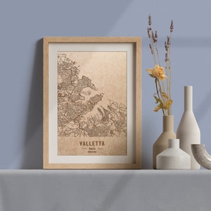 Carte en bois de Valleta, Malte. Carte vintage gravée au laser 3D. L’art du bois. Gravure sur bois personnalisée d’une ville du monde. Décoration à la maison
