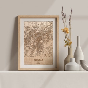 Carte en bois d’Erevan, Arménie. Carte vintage gravée au laser 3D. L’art du bois. Gravure sur bois personnalisée d’une ville du monde. Décoration à la maison