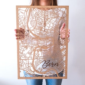 Hout kunst, Hout stadsplattegrond, Gegraveerde kaart, Houten wereldkaart met rivier, Laser gesneden kaart, Aangepaste houten kaart, Laserkaart, Hout graveren. Bern kaart