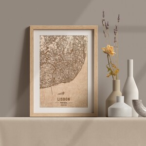 Holzkarte von Lissabon, Portugal. 3D Lasergravierte individuelle Vintage Karte. Holzkunst. Personalisierter Holzschnitt einer Stadt der Welt. Wohnkultur