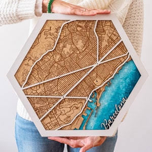 Arte em madeira, mapa da cidade em madeira, mapa hexagonal a laser, mapa mundial em madeira com mar, mapa cortado a laser, mapa em madeira personalizado, mapa a laser, decoração de parede com gravura em madeira