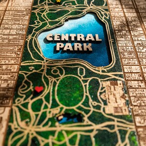Carte en bois de Central Park, affiche de carte de New York, art mural de Central Park, carte de parc minimaliste, cadeau de carte de fiançailles, art de carte, carte de Manhattan à New York