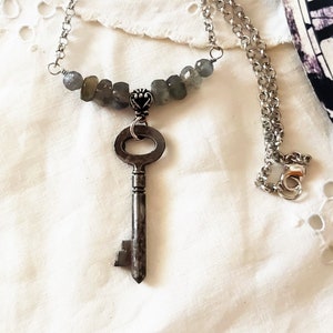 Labradorite & Vintage Key Choker Necklace, Steampunk Jewelry, Protective Gemstone, Iridescent Stone, Unique Girlfriend Gift, Key to Heart